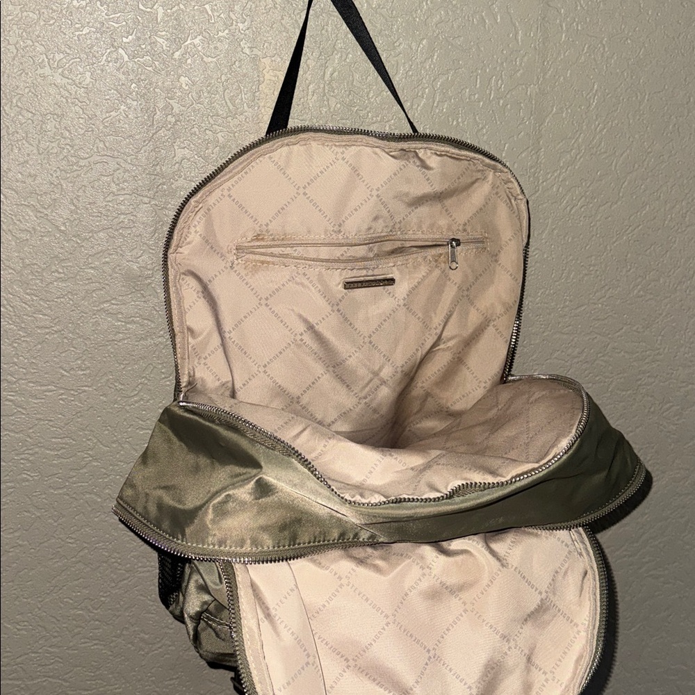 Steve Madden Backpack - Picture 4 of 8